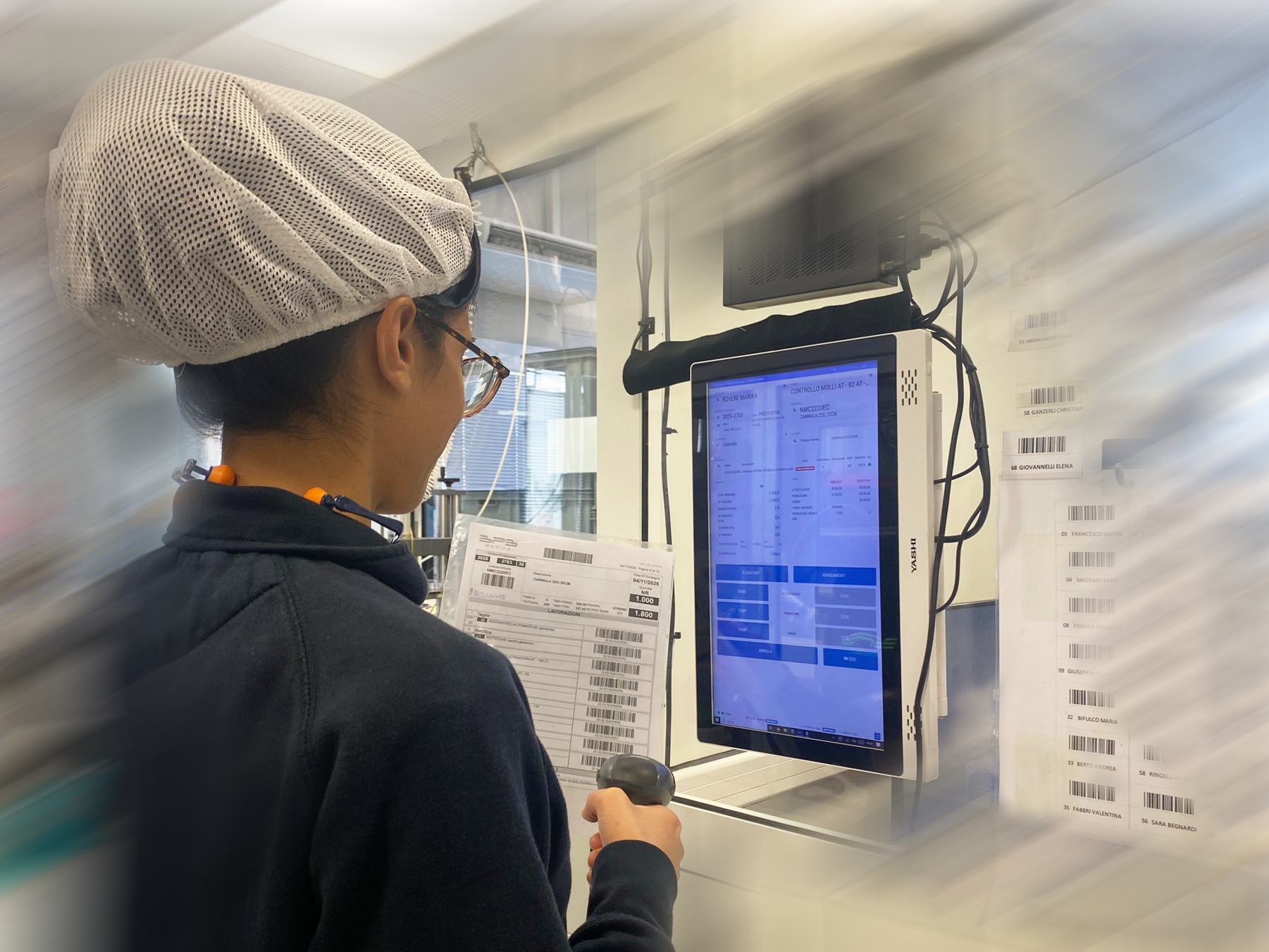 BPB MEDICA™ woker reading a barcode