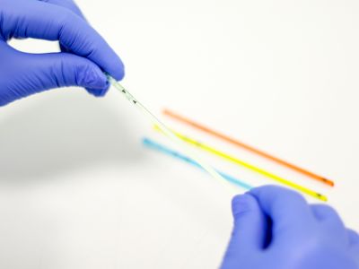 SUPERVITRI™ vitrification carrier and cryopreservation storage device, designed for secure and contamination-free oocyte and embryo preservation